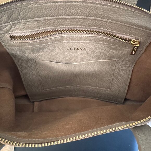 Cuyana Small Carryall Tote - Stone - Picture 7 of 8